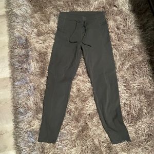 Grey 7/8 leggings from ZYIA